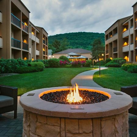 Courtyard By Marriott Mahwah Hotel Exterior foto