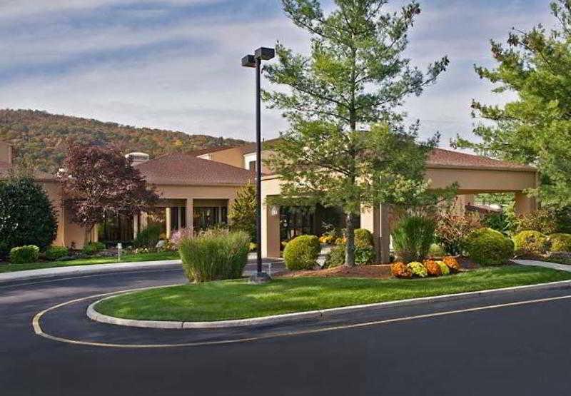 Courtyard By Marriott Mahwah Hotel Exterior foto