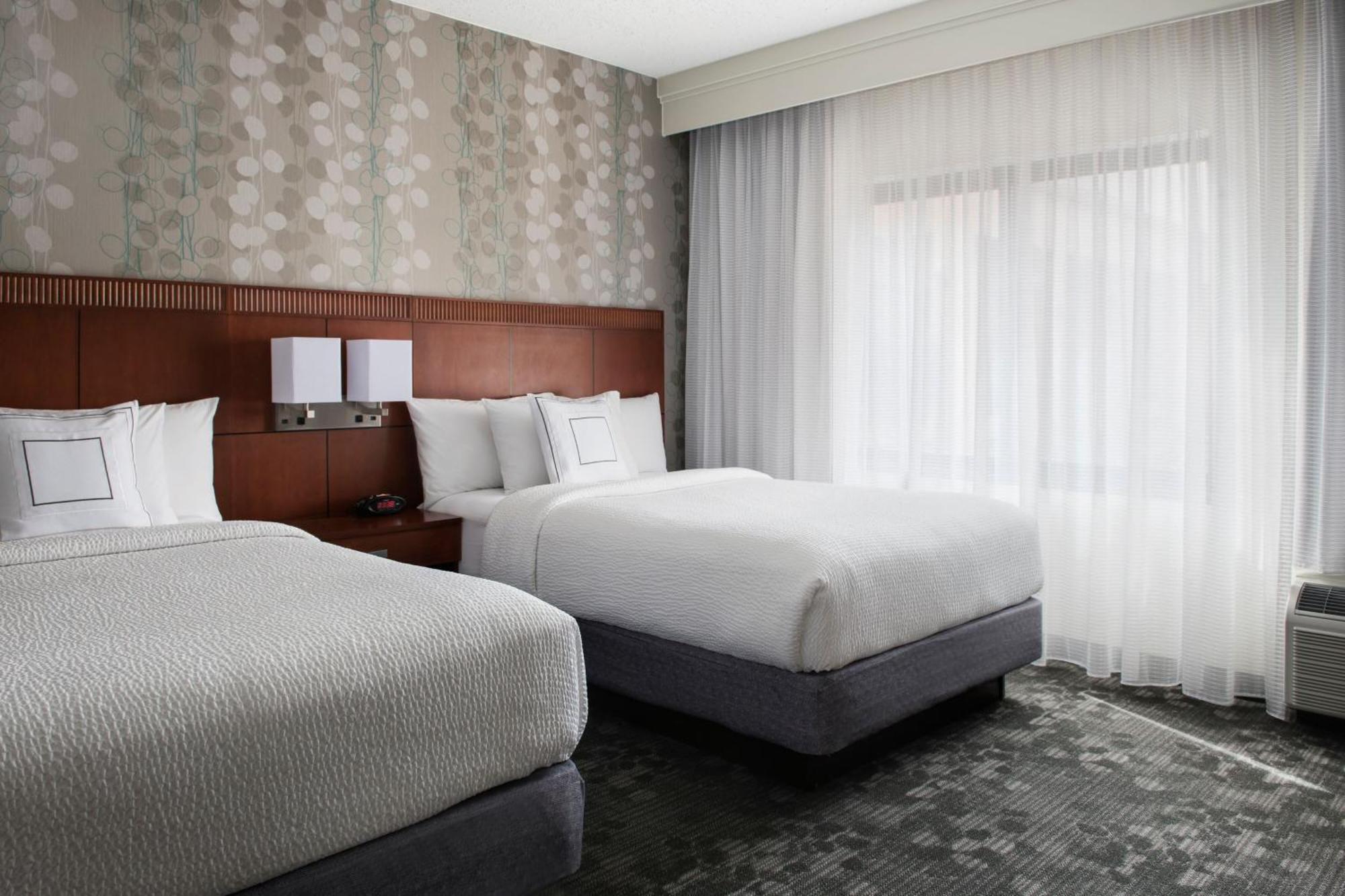 Courtyard By Marriott Mahwah Hotel Exterior foto
