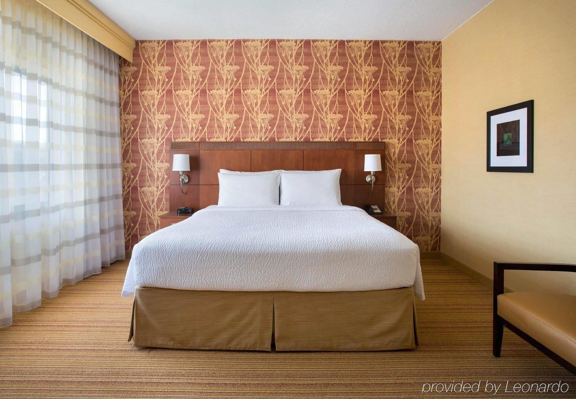 Courtyard By Marriott Mahwah Hotel Exterior foto