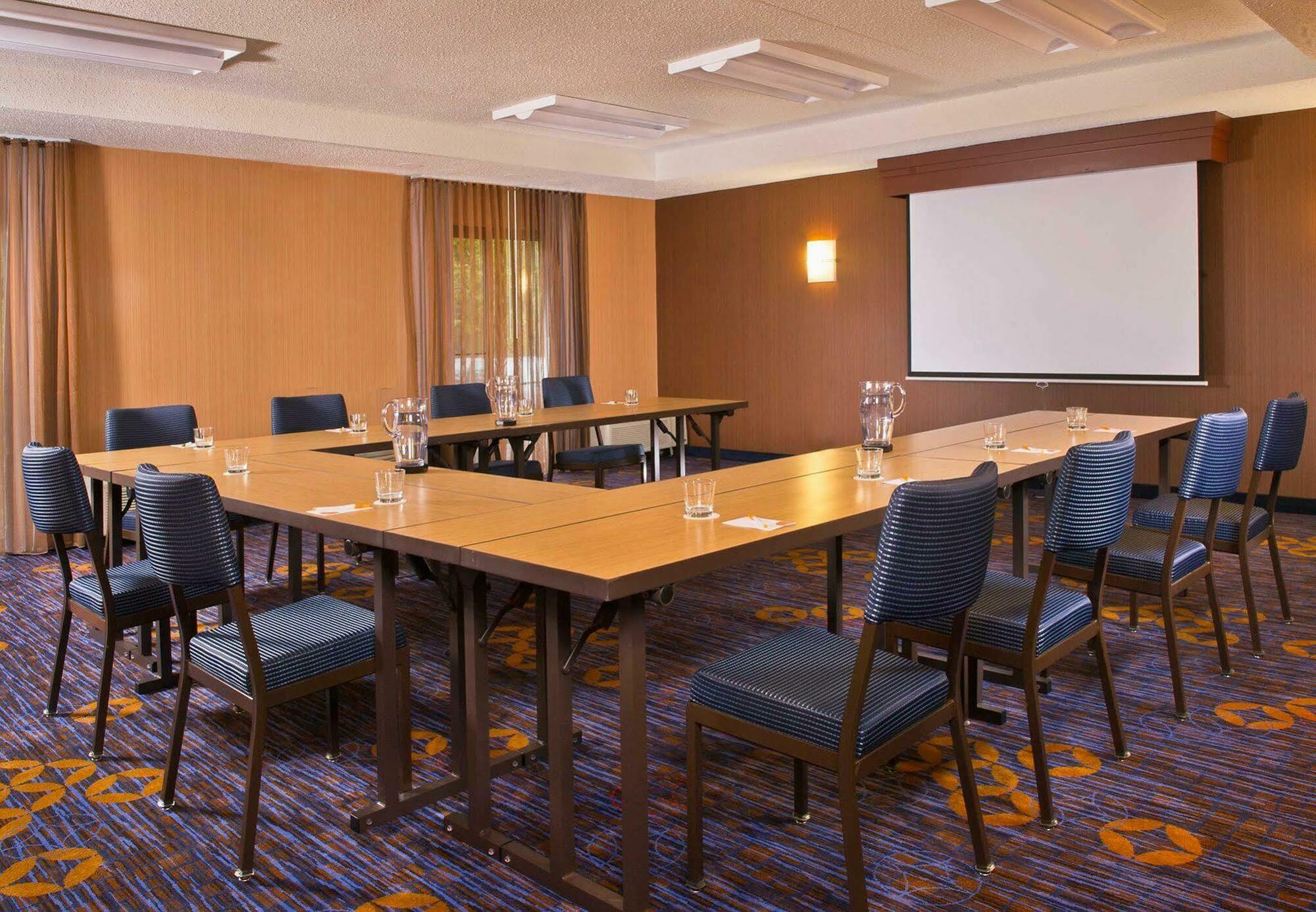 Courtyard By Marriott Mahwah Hotel Exterior foto