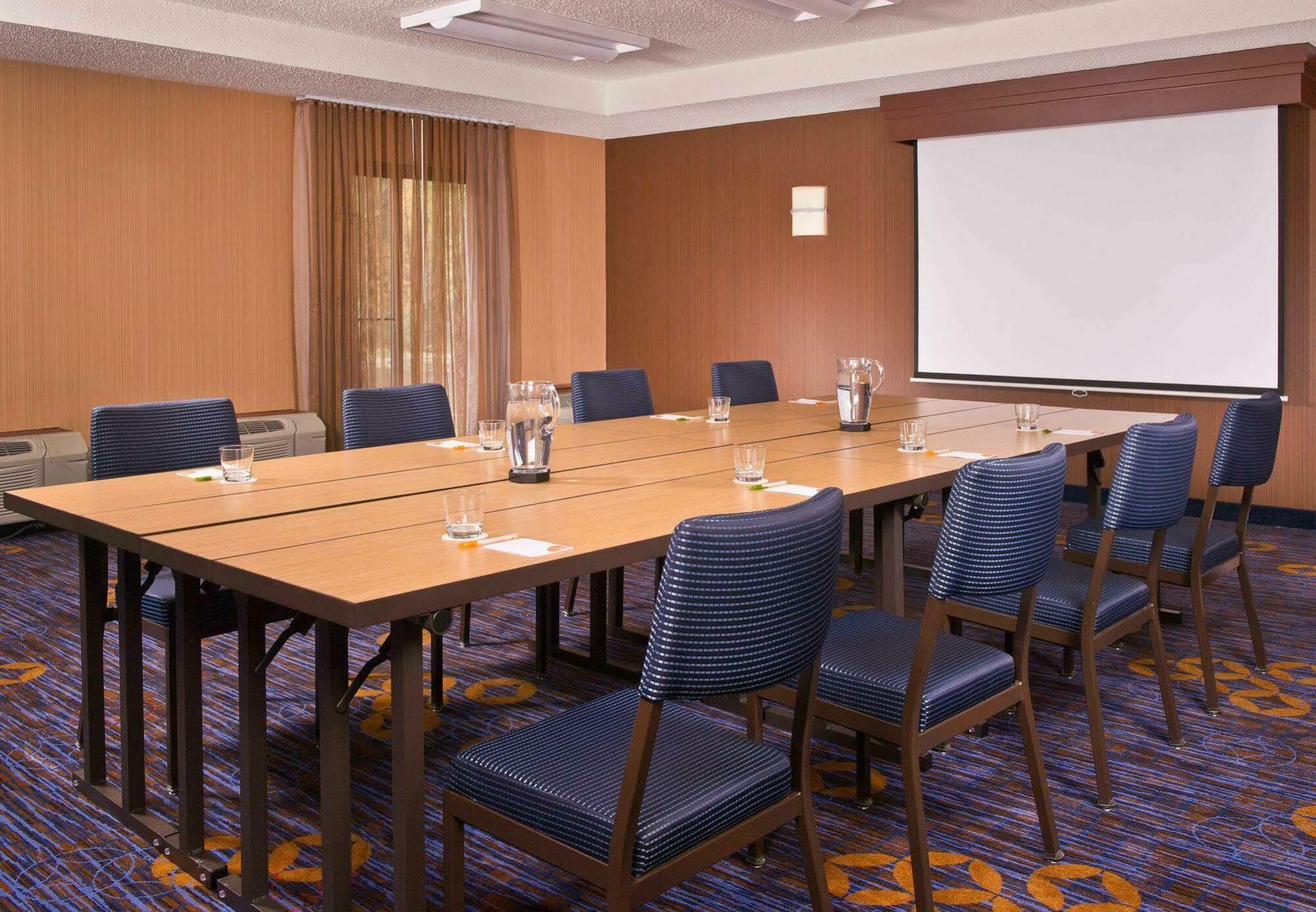 Courtyard By Marriott Mahwah Hotel Exterior foto